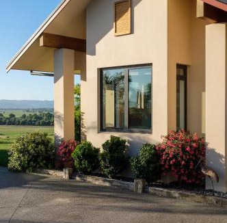Te Teko Bed & Breakfast | Secret Lake Farmstay