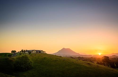 Te Teko Bed & Breakfast | Secret Lake Farmstay