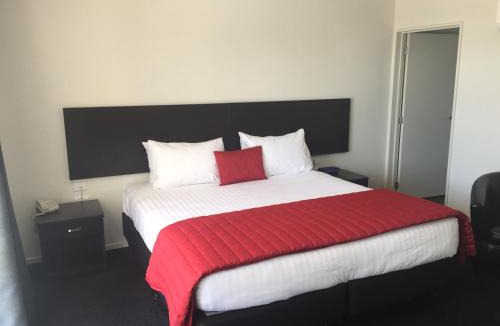 Rolleston Hotel | Rolleston Highway Motel