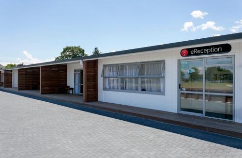 Taupo Hotel | eMotel
