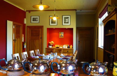 Franz Josef Glacier Bed & Breakfast | Holly Homestead B&B