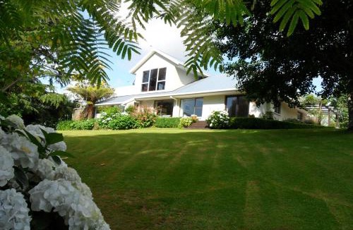 Aongatete House | Tranquil Private Rural Retreat