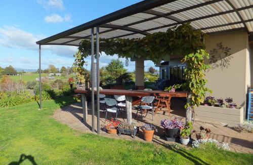 Waitomo Caves Bed & Breakfast | Waitomo Golfstays B&B