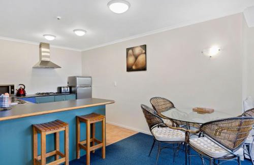 Mount Maunganui Hotel | Boatshed Motel Apartments