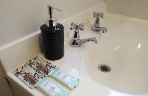 North Dunedin Hotel | Cumberland Motel