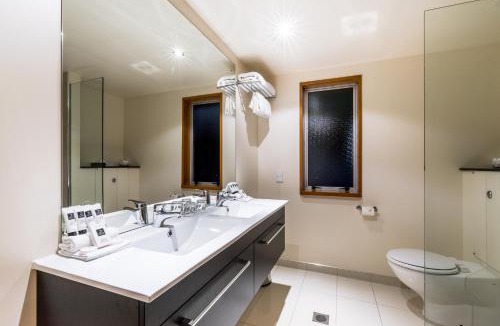 Te Anau Hotel | Distinction Te Anau Hotel & Villas