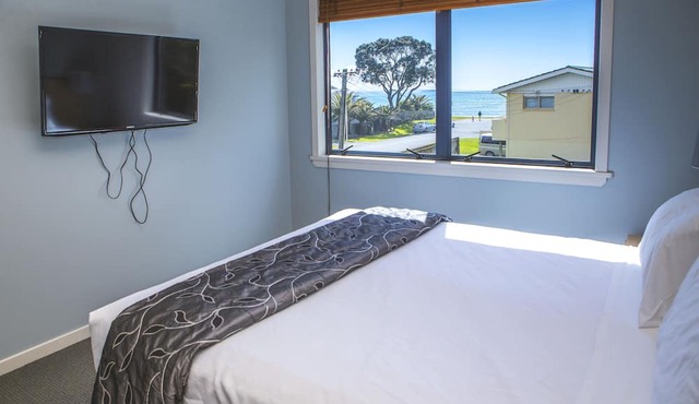 Waves Motel