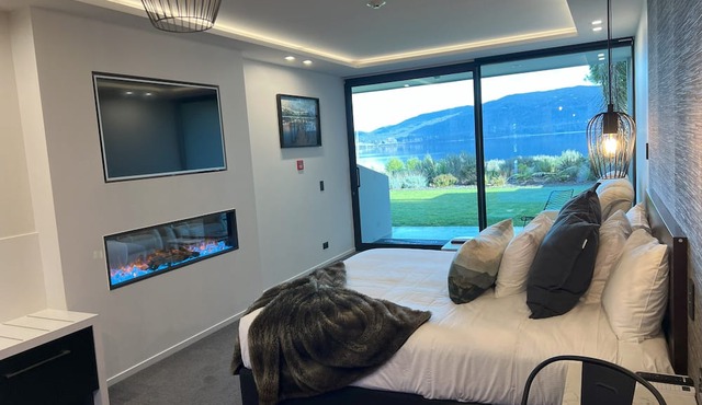 Fiordland Lakeview Motel and Apartments in Te Anau