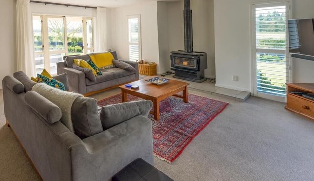 GEM bed and breakfast in West Melton