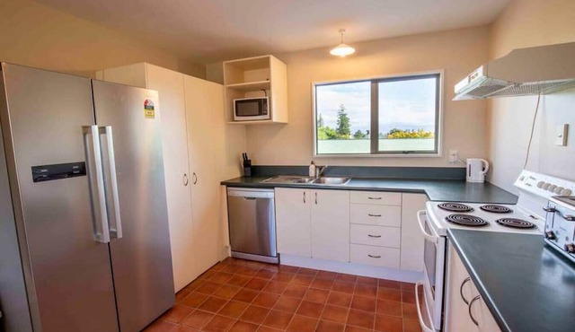 Main St of Methven | Free Wi-Fi | Smart TV in Methven