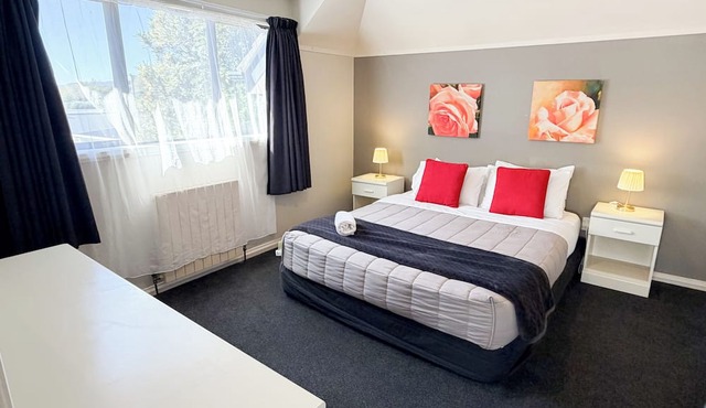 Champers Motor Inn