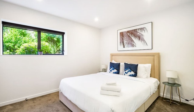 The Perfect Spacious 2BR Getaway-Netflix