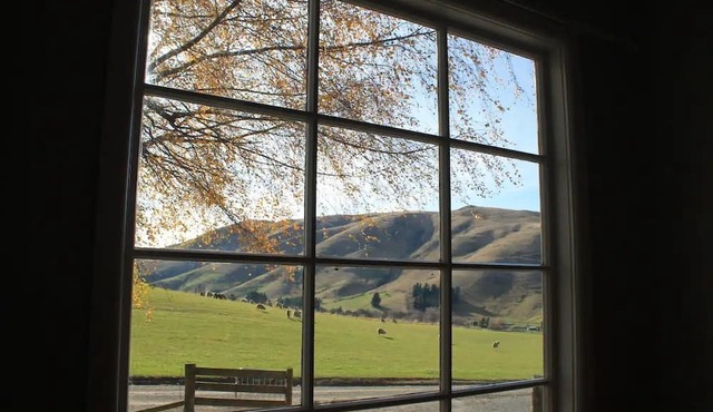 Bauchops Hill Station Farmstay in Burkes Pass