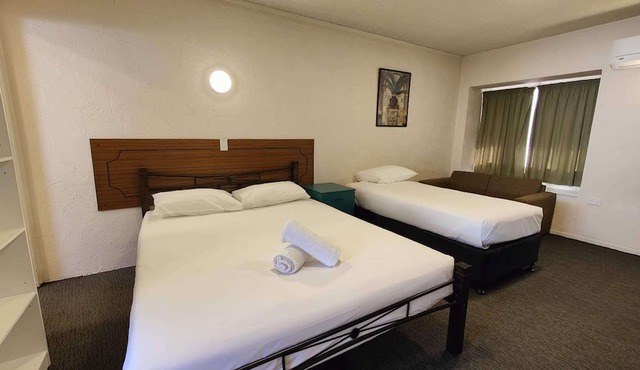 Kings Court Motor Lodge