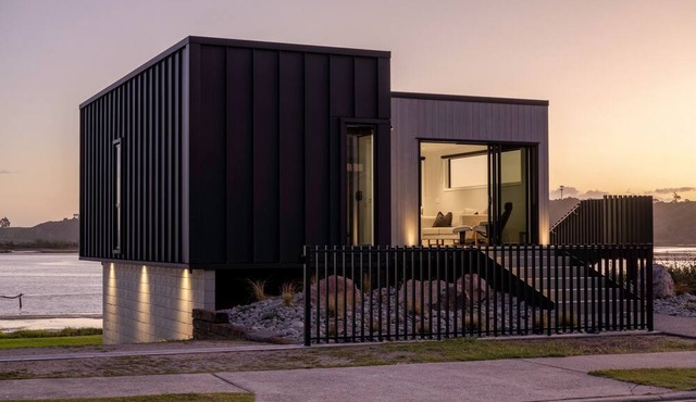 690A Pukehina - Whare Iti