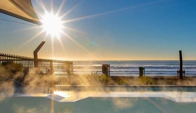 Beach Front Abode- 2 Bed 2 Bath in Christchurch