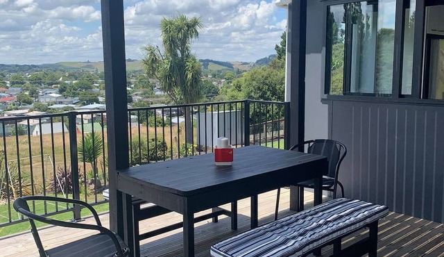 Stunning Views in the award winning beautiful small city of Whanganui in Whanganui