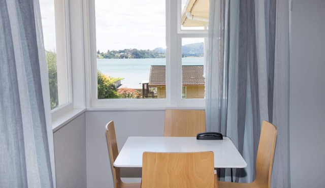 Harbour View Motel and Water Front Apartments