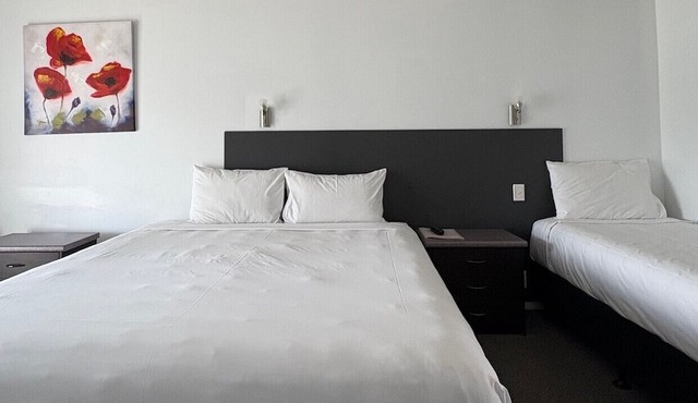 Devonwood Motel