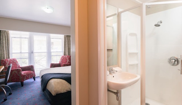 Discovery Settlers Hotel