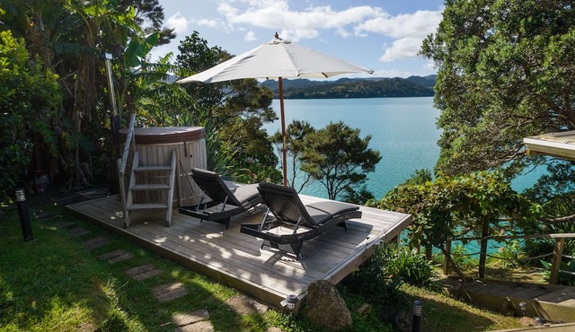 'KIWI LODGE' - a beautiful, secluded rustic cabin in Totara North