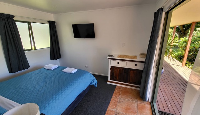 Off The Beaten Trail Accommodation & Bike Tours in Murchison