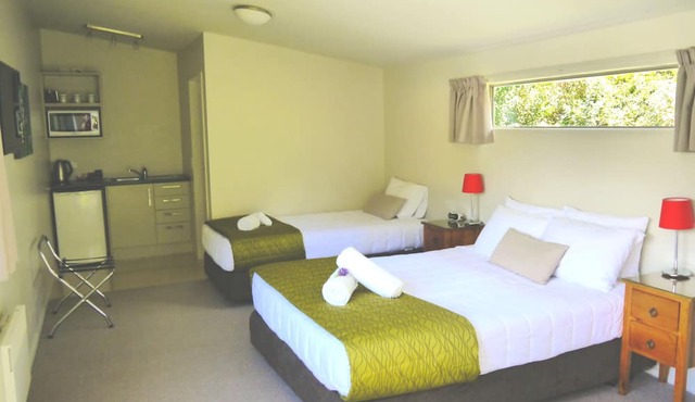 10 Cottages in Franz Josef Glacier