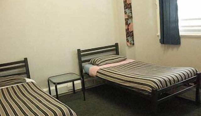 Surf 'N' Snow Backpackers - Hostel