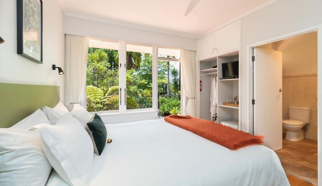 Pateke Lodge