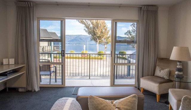 Radfords on the Lake in Te Anau