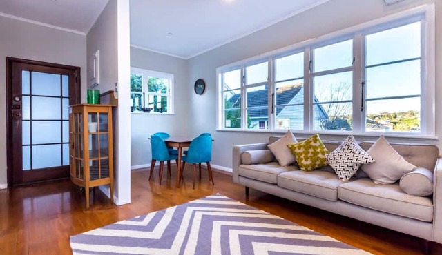 Sunny, Character 2 Bedroom Home - Mission Bay