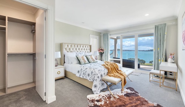 Magnificent Harbour View Villa in Orakei
