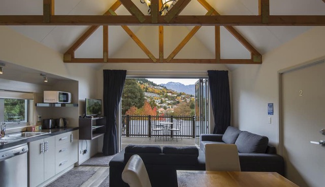 Pinewood Queenstown in Queenstown