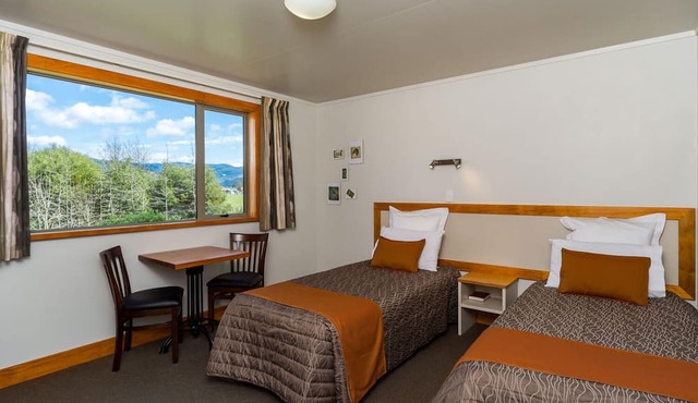 Eden's Edge Lodge in Riwaka