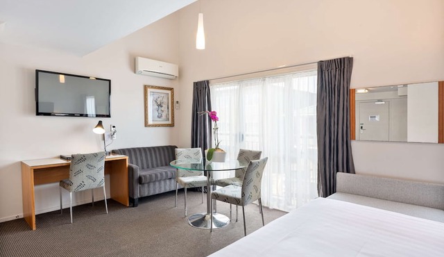 Best Western Newmarket Inn & Suites
