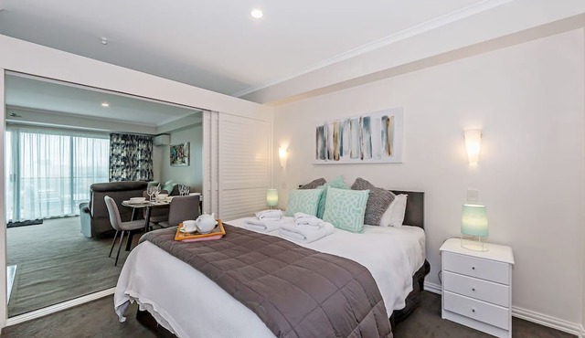 Princes Wharf - 1BR Comfortable Luxury
