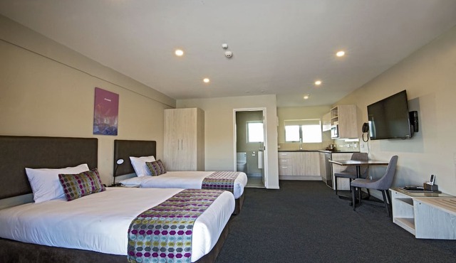 Ellerslie Palms Motel