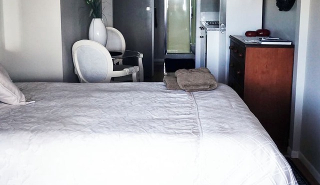 Nana Glad's Beach Front Accommodation