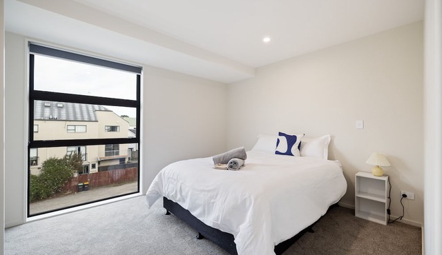 Large 3 Bedroom Townhouse in CBD - Perfect for Groups in Christchurch