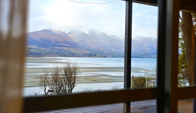 Whare Puwaha in Kinloch