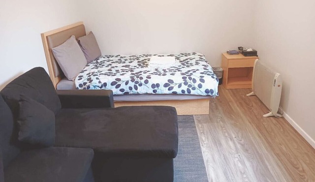 1 Double 1 Sofa Beds Garden Chalet B