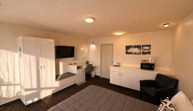BK's Fountain Court Motel