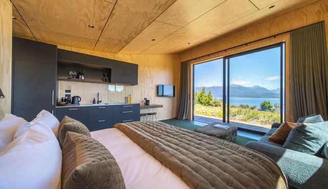 Tukare Lookout in Te Anau