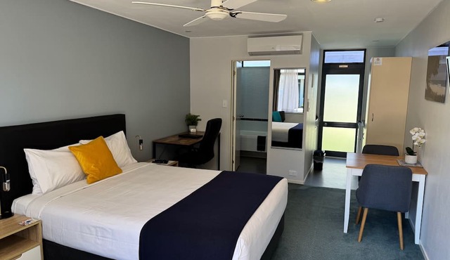 Academy Motor Inn