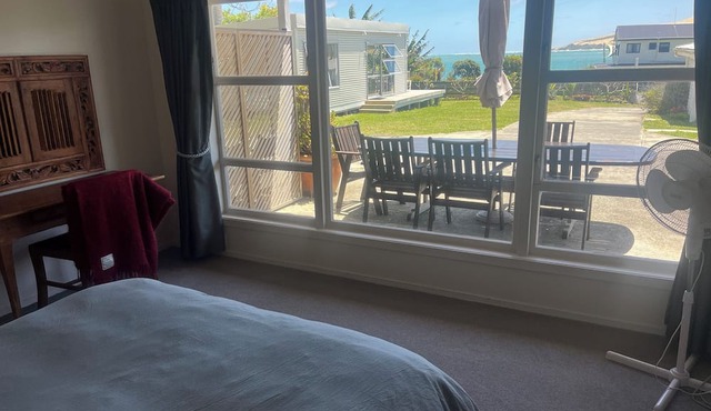 Sneezle Beezle Beach Apartment