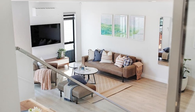 Central Oasis Townhouse with Parking