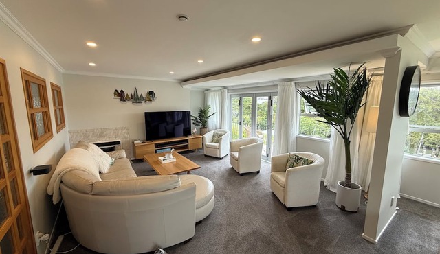 Waiake Beach Apartments