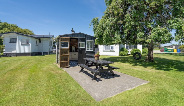3 Bedroom Cottage in the Country. in INVERCARGILL