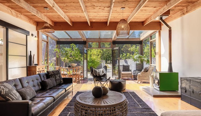 Higgs Rest in Tasman - central location to national parks, dog friendly in Nelson