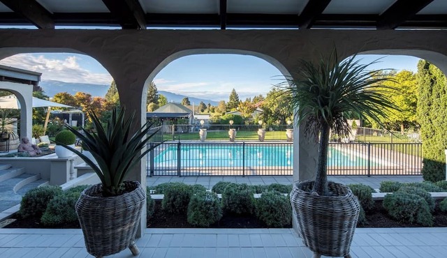 Luxury Spanish Villa in the Heart of Cromwell in Cromwell